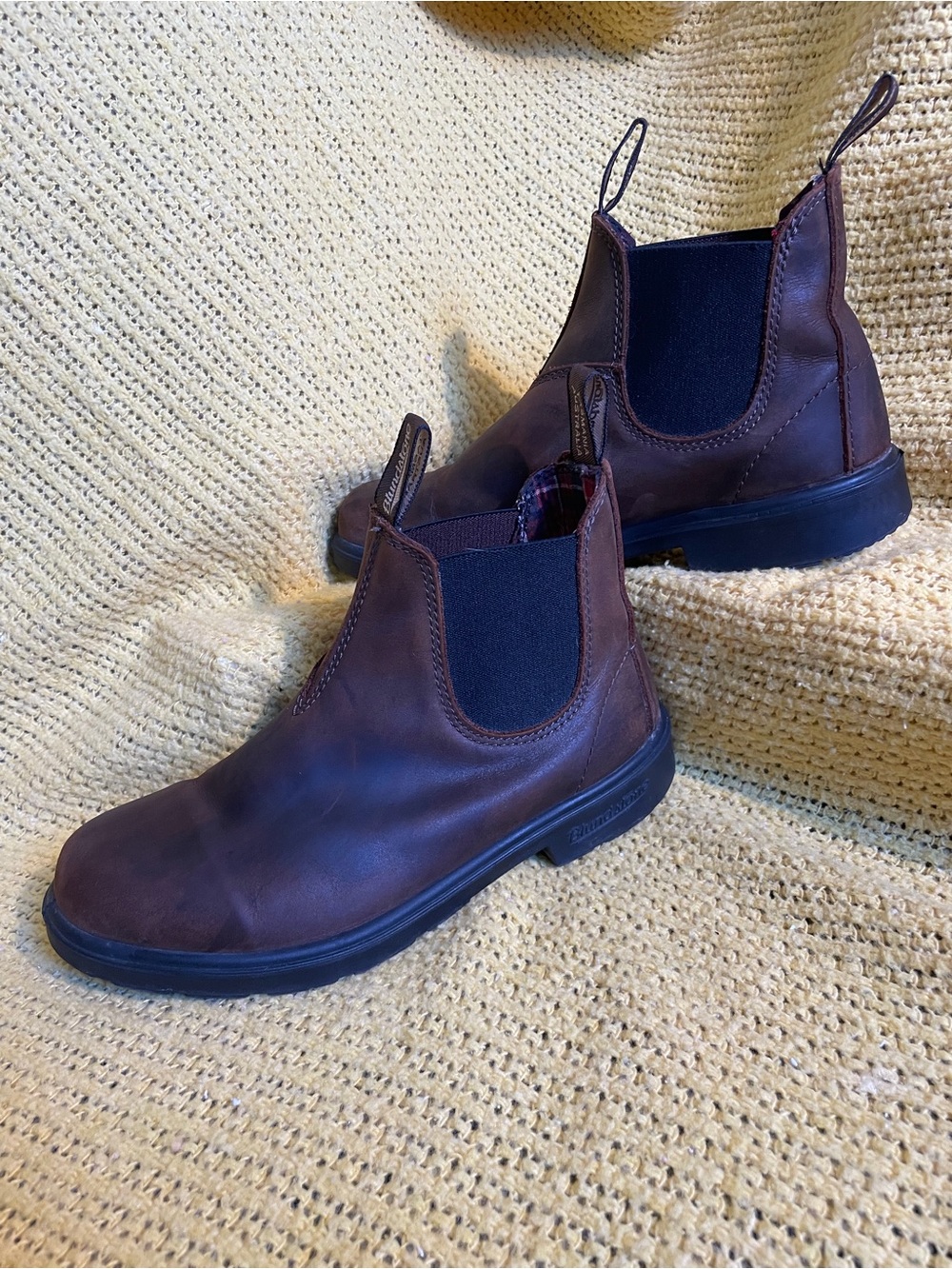 Blundstone Kids AUS 3 Antique Brown Chelsea Slip-On Boots - Picture 2 of 8